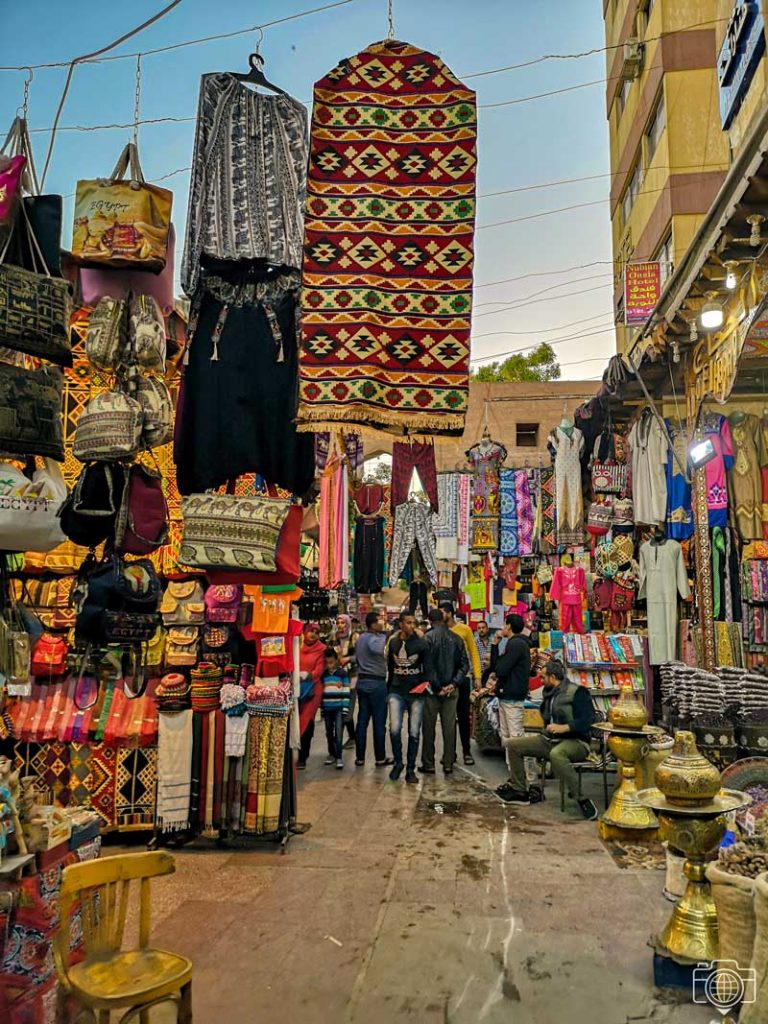 السوق السياحي